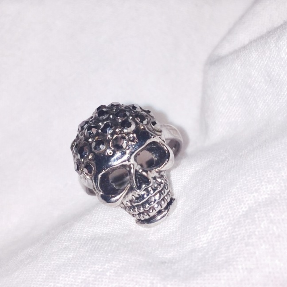 ❗️SOLD❗️ SKULL RING - Picture 3 of 5